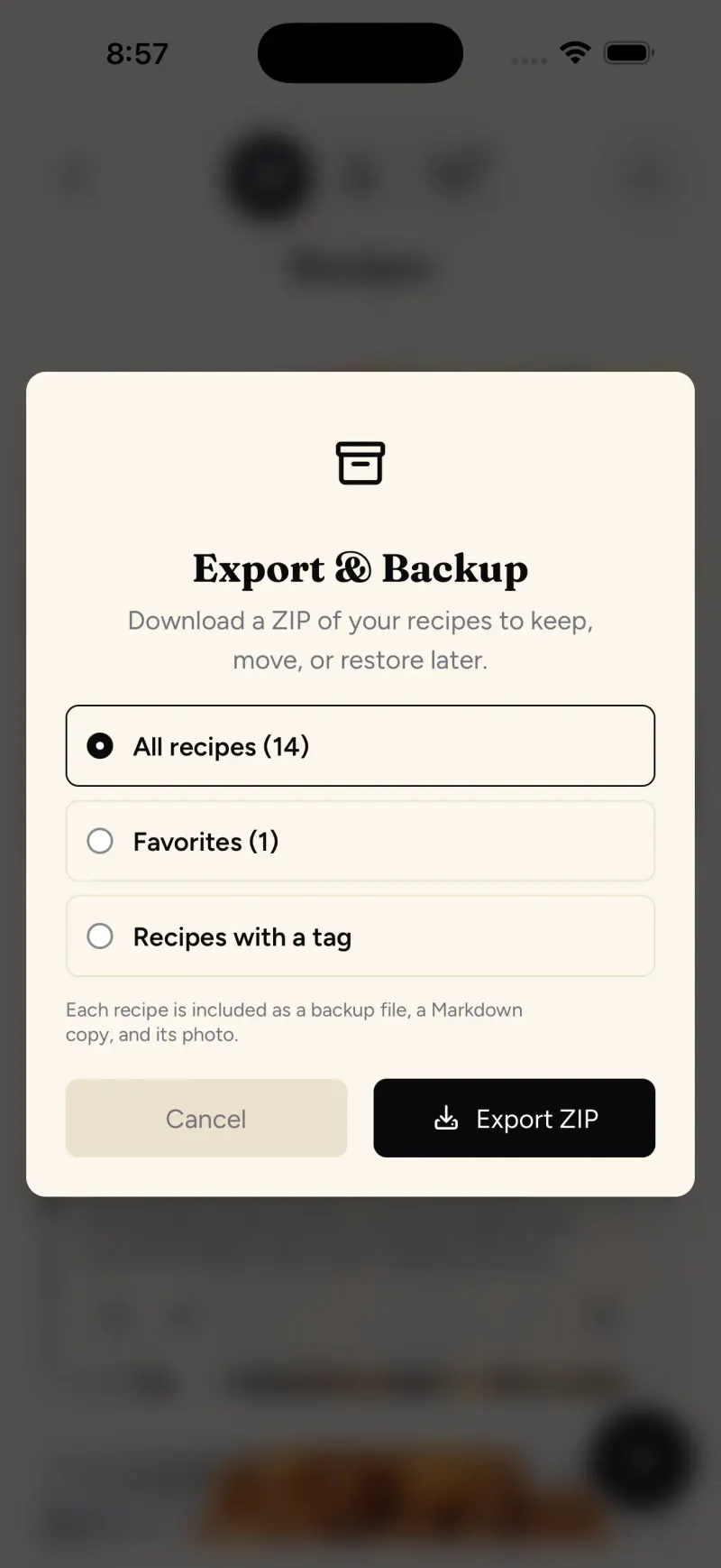 La hoja Exportar y respaldar en la app Pinch of This: opciones para Todas las recetas, Favoritas o Recetas con una etiqueta, la nota de que cada receta se incluye como archivo de respaldo, copia en Markdown y su foto, y un botón Exportar ZIP